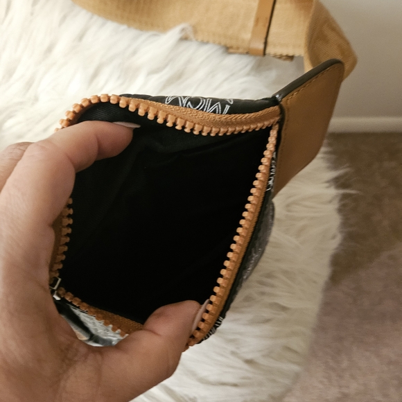 MCM Black and White Bag Crossbody - Picture 5 of 10